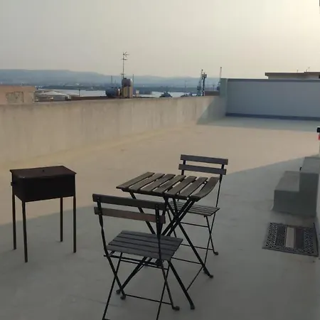 Apartman Super Attico Con Terrazza. *